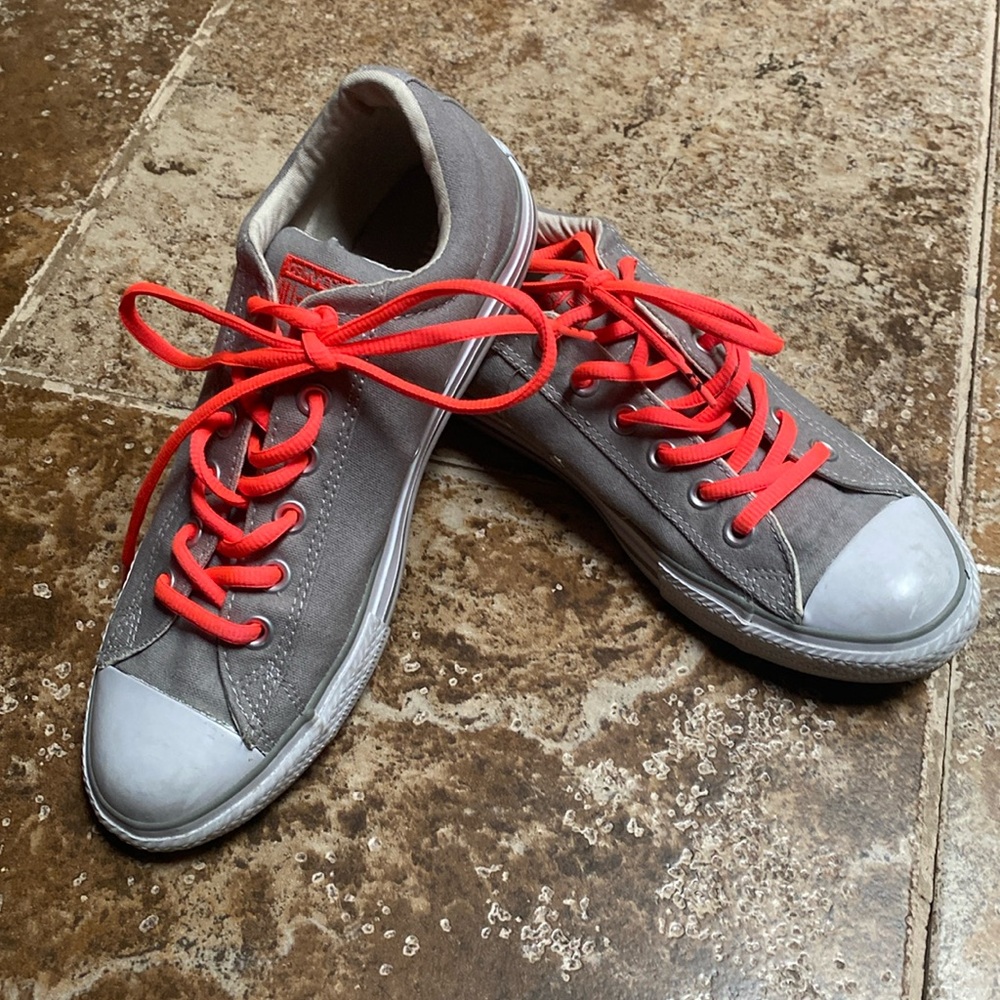 Grey Converse with pink laces